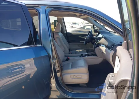 2019 Honda Pilot Touring из США, поврежденный, VIN 5FNYF6H65KB063872